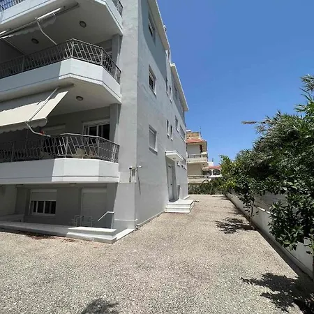 Apartment A Digital Nomad's Haven For 6 *